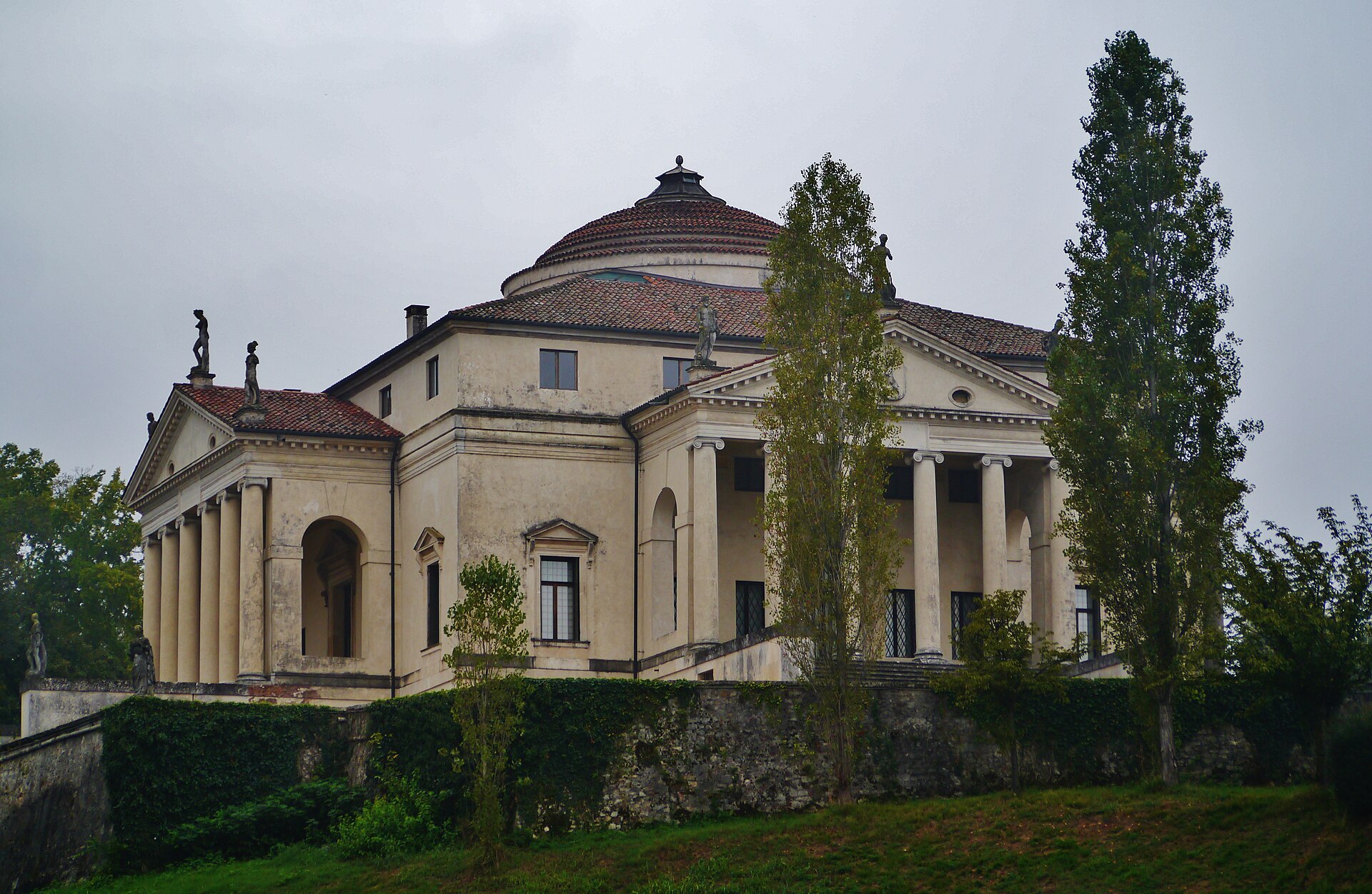 Villa La Rotonda seen from its gardens