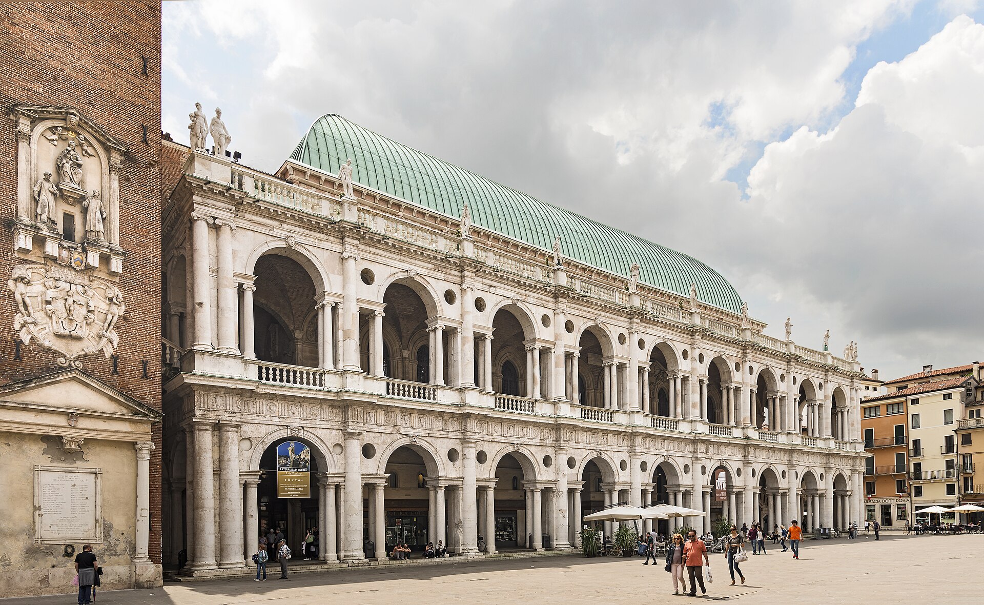 The white double loggia of the Basilica Palladiana